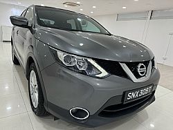 Nissan Qashqai 1.2 DIG-T CVT Revcam 2015 Rear Entertainment Grey